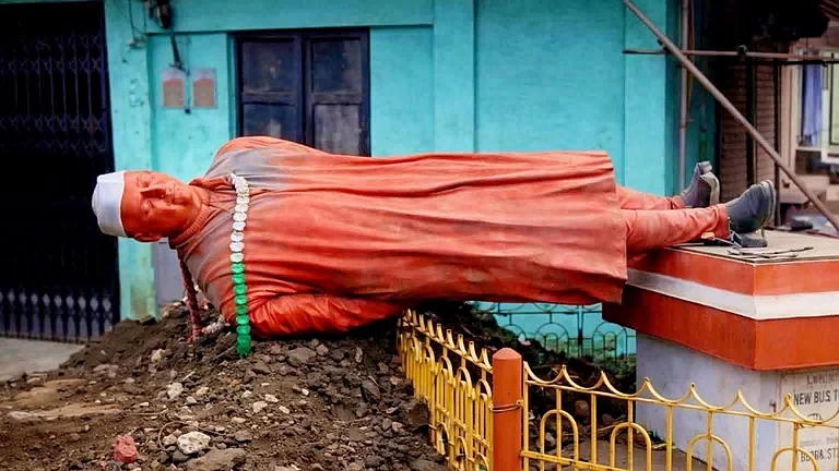 PT.Nehru statue demolised