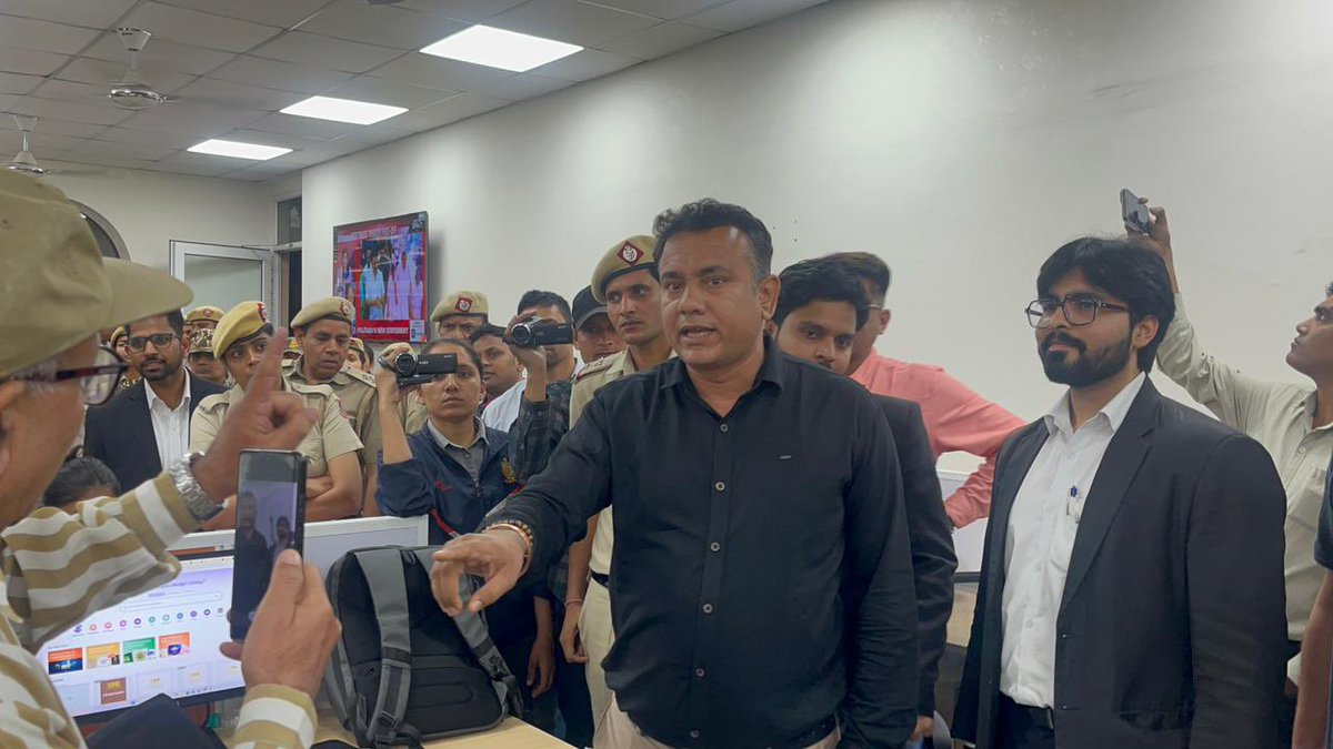 दिल्ली में न्यूज़ एजेंसी UNI का ऑफिस सील, हाईकोर्ट के आदेश पर लगा ताला