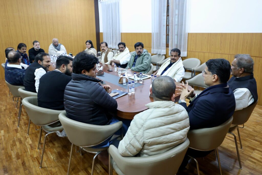 कांग्रेस ने जारी की चुनावी राज्यों के लिए स्टार प्रचारकों की लिस्ट, इन नेताओं को मिली जगह